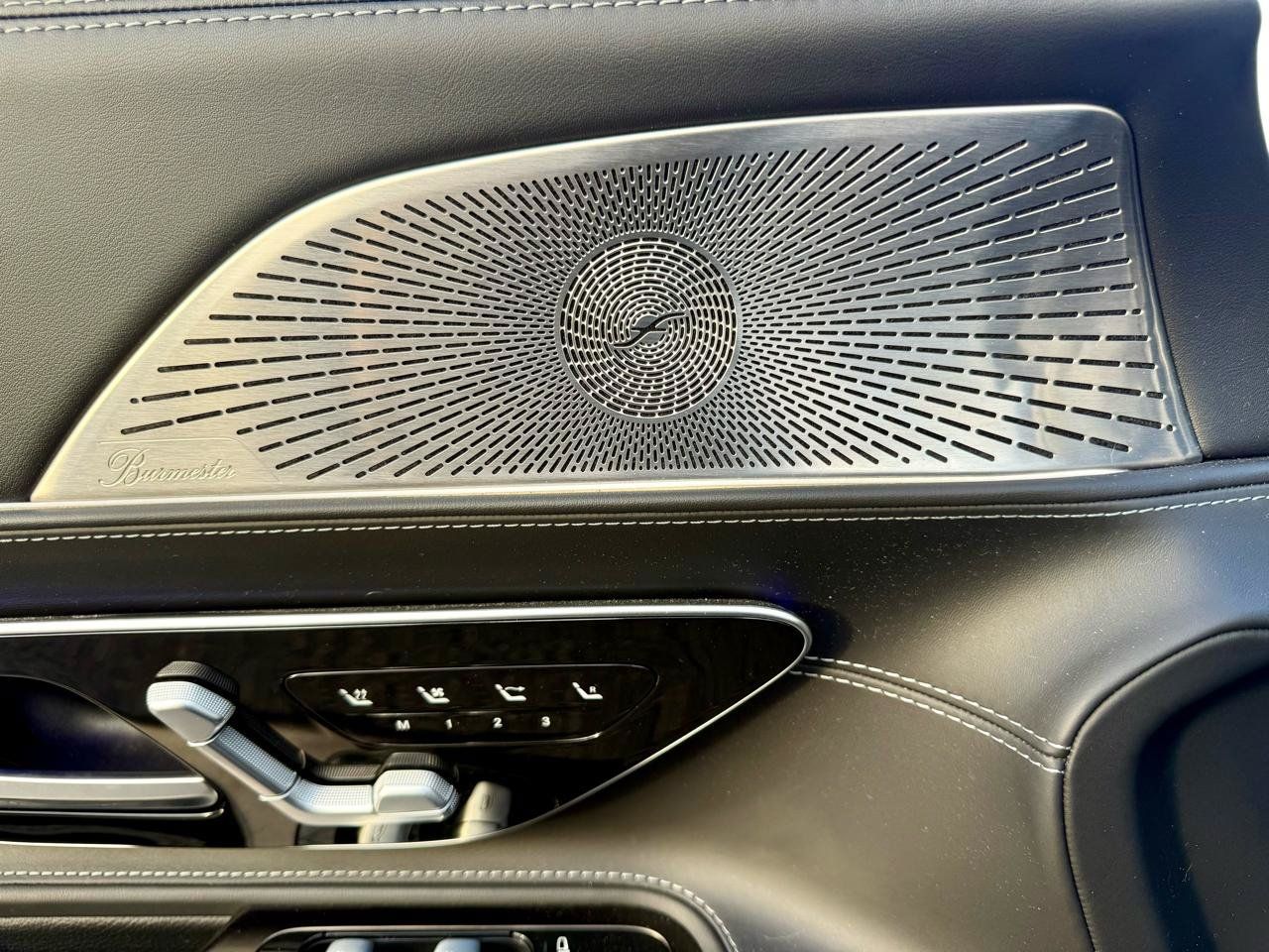 Used 2022 Mercedes-Benz SL 63 AMG 4MATIC w/ Driver Assistance Package image 16