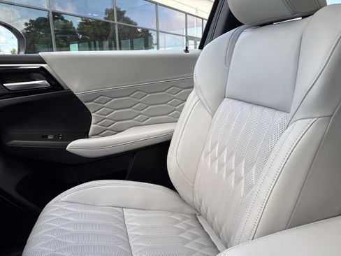 New 2025 Mitsubishi Outlander AWD image 10