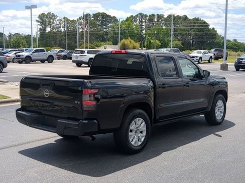 Used 2023 Nissan Frontier SV RWD image 3