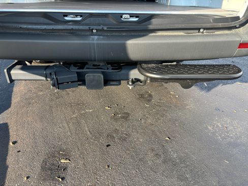 Used 2025 Mercedes-Benz Sprinter 2500 image 11