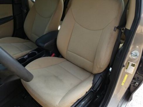 Used 2013 Hyundai Elantra GLS w/ Preferred Pkg FWD image 39