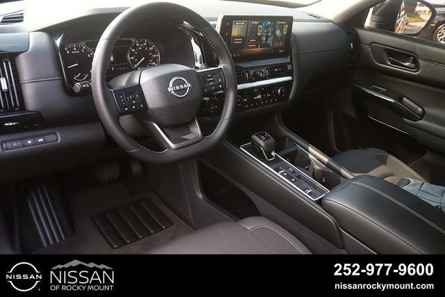 Certified 2026 Nissan Pathfinder SV FWD image 11