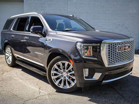 Used 2024 GMC Yukon Denali w/ Advanced Technology Package AWD/4WD image 9