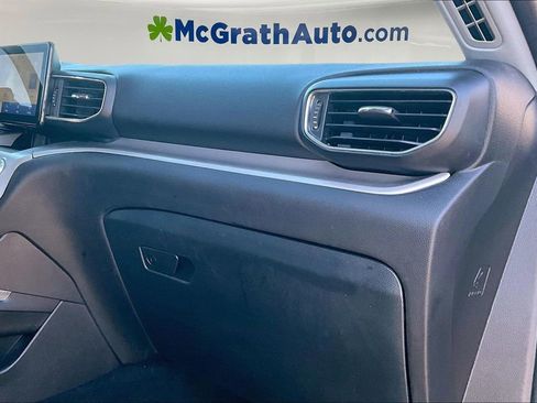 Used 2024 Ford Explorer XLT w/ Equipment Group 202A image 28