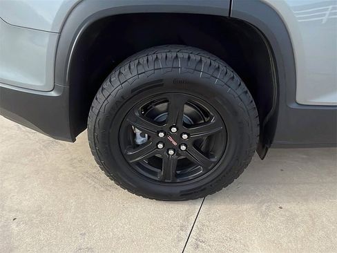 Used 2023 GMC Acadia AT4 image 10