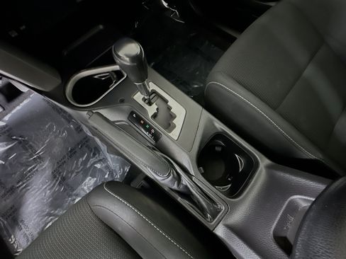 Used 2017 Toyota RAV4 XLE FWD image 21