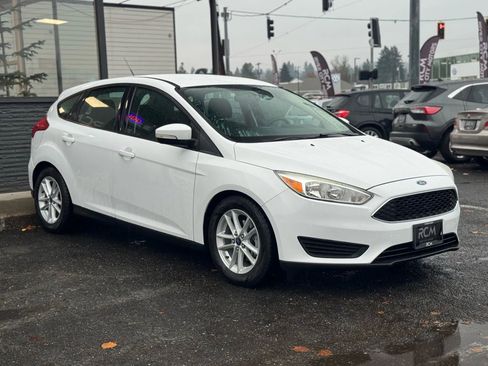 Used 2015 Ford Focus SE image 3