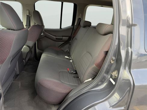 Used 2010 Nissan Xterra Off-Road image 16