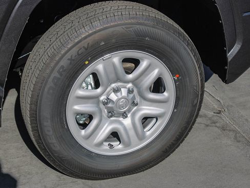 New 2026 Toyota Tundra SR image 11