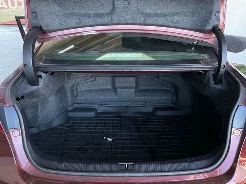 Used 2016 Toyota Avalon Limited image 26