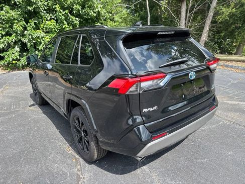 Used 2024 Toyota RAV4 SE AWD/4WD image 7