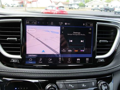 New 2026 Chrysler Pacifica Select FWD image 35
