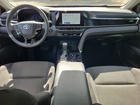 Used 2025 Toyota Camry LE FWD image 14