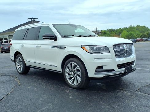 Used 2022 Lincoln Navigator Reserve AWD/4WD image 2