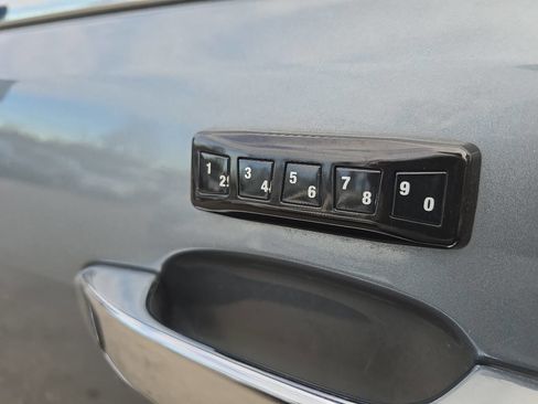 Used 2018 GMC Canyon SLT w/ Driver Alert Package image 38