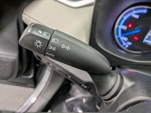 Used 2023 Toyota RAV4 XLE image 17