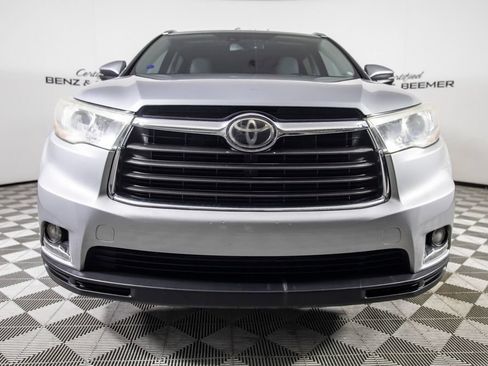 Used 2015 Toyota Highlander Limited w/ Driver Technology Package AWD/4WD image 4