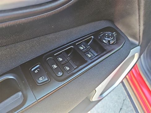 Used 2020 Jeep Renegade Latitude image 17