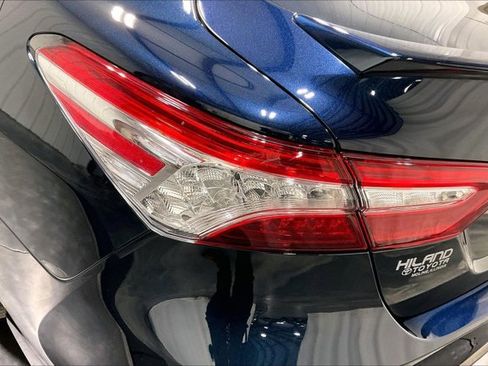 Used 2019 Toyota Camry XLE image 29