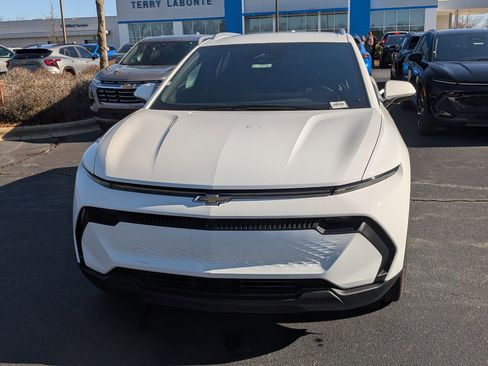 New 2026 Chevrolet Equinox EV LT image 2