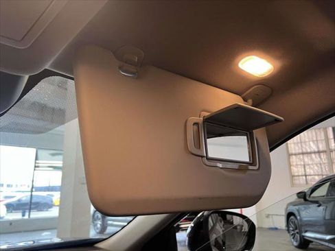 Used 2023 Nissan Rogue SV image 31