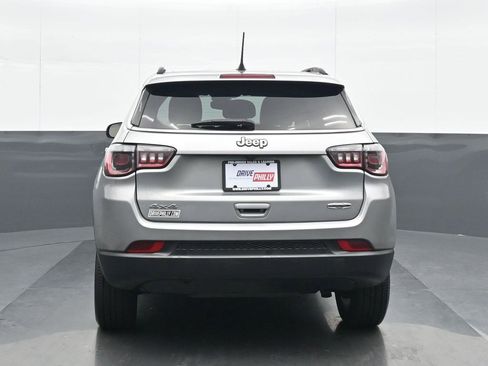 Used 2022 Jeep Compass Latitude image 5