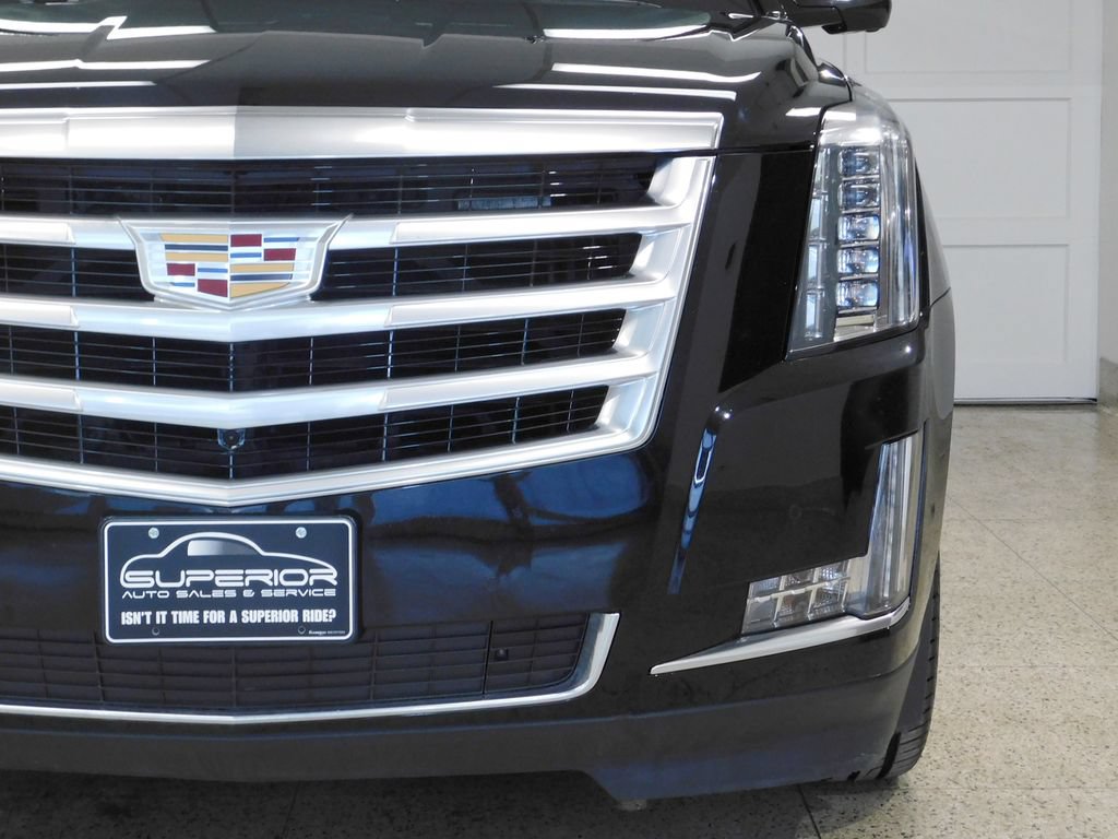 Used 2019 Cadillac Escalade ESV Luxury AWD/4WD image 12