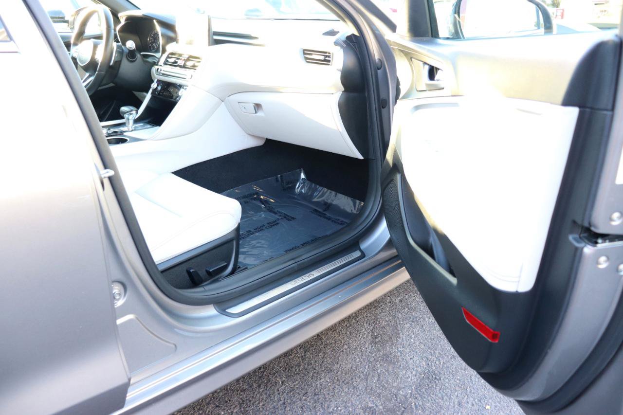 Used 2024 Genesis G70 2.5T AWD/4WD image 15
