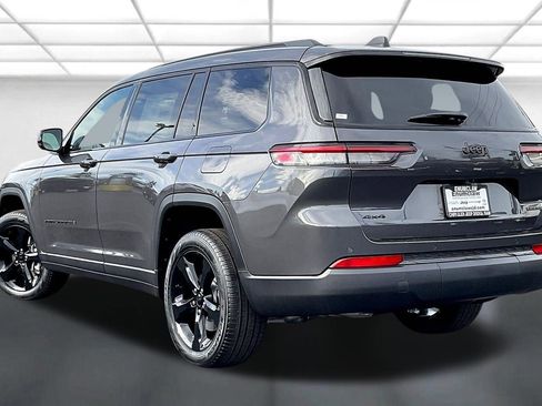 New 2025 Jeep Grand Cherokee L Limited w/ Black Appearance Package AWD/4WD image 3