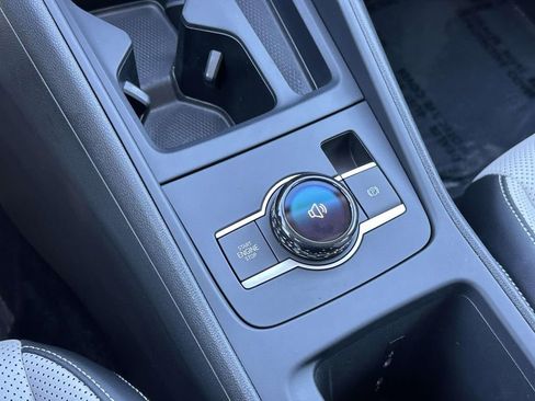 Certified 2025 Volkswagen Tiguan SE image 30