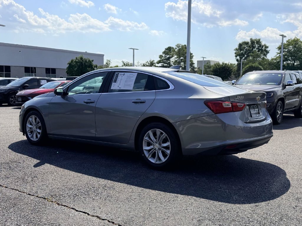 Used 2025 Chevrolet Malibu LT FWD image 4