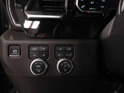 Used 2025 GMC Sierra 1500 Elevation w/ Elevation Premium Package AWD/4WD image 18
