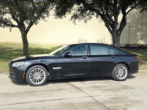 Used 2014 BMW 750Li image 1
