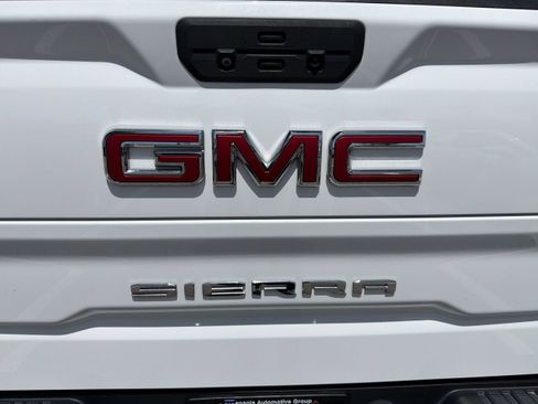 Used 2019 GMC Sierra 1500 SLT w/ SLT Premium Package AWD/4WD image 10