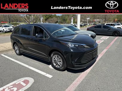 Used 2025 Toyota Sienna LE