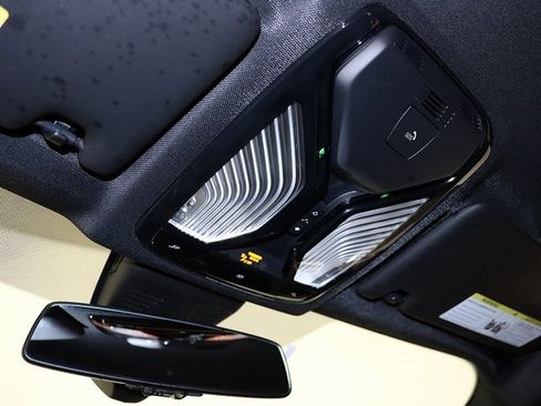 Used 2025 BMW 330i xDrive Sedan image 23