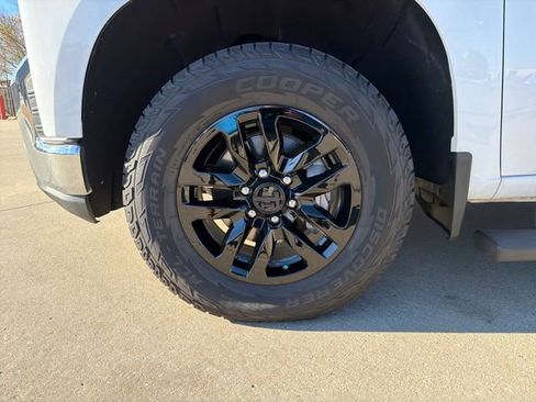 Used 2020 Chevrolet Silverado 1500 LT w/ Texas Edition image 26