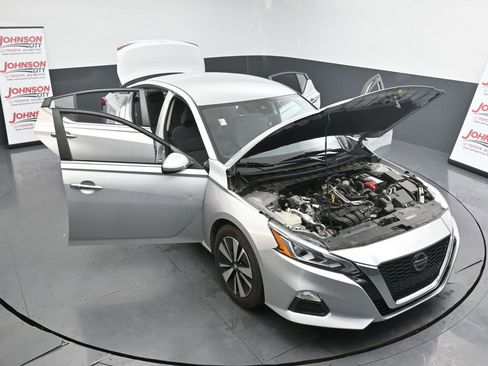 Used 2022 Nissan Altima 2.5 SV image 25