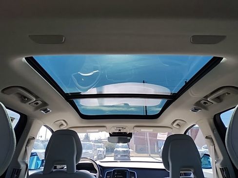 Used 2022 Volvo XC90 T6 Momentum image 41