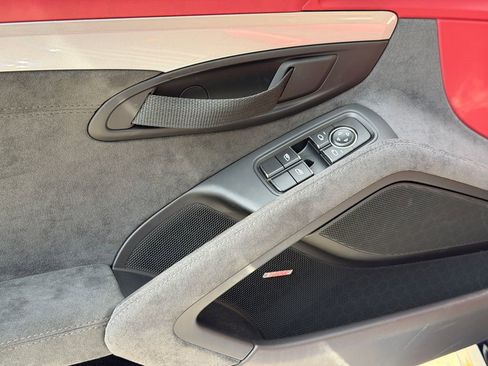 Used 2021 Porsche 718 Boxster Spyder RWD image 15