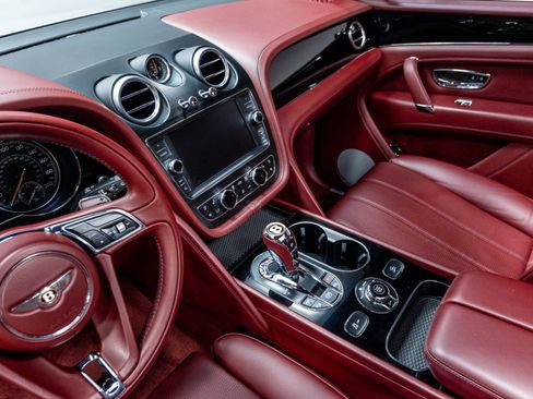Used 2020 Bentley Bentayga AWD/4WD image 73