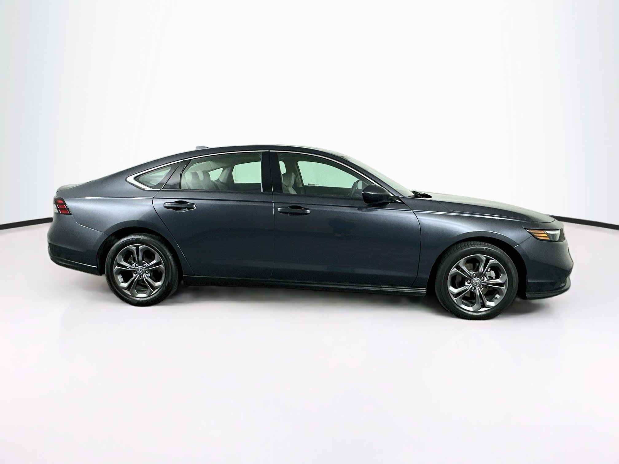 Used 2023 Honda Accord EX image 10