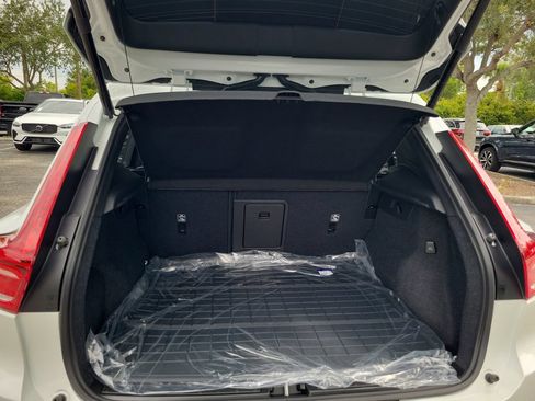 New 2026 Volvo XC40 B5 Plus w/ Protection Package Premier AWD/4WD image 4