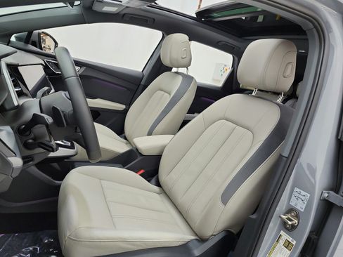 Used 2023 Audi Q4 e-tron Premium Plus w/ Premium Plus RWD image 10