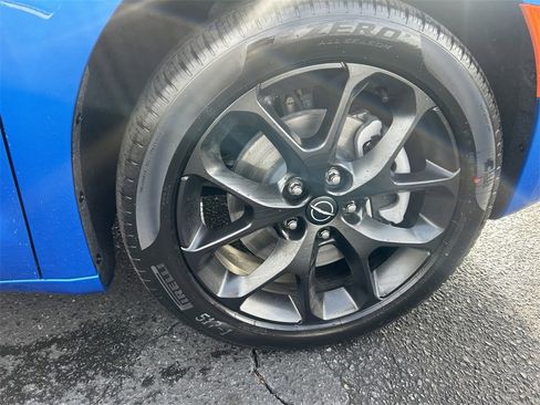 New 2026 Chrysler Pacifica Limited image 9