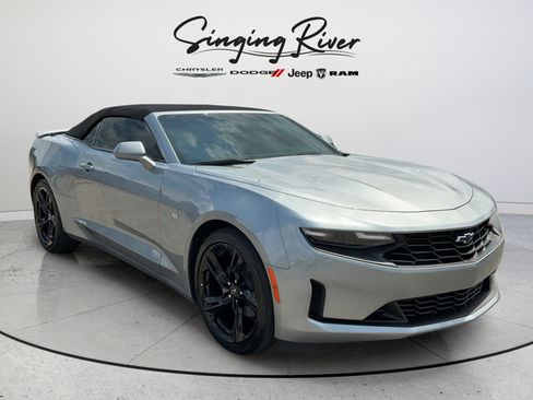 Used 2024 Chevrolet Camaro LT w/ Technology Package RWD image 1