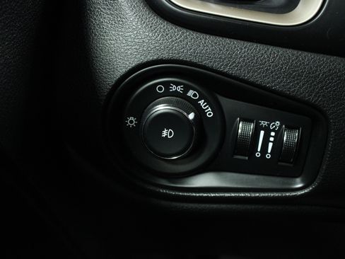 Used 2015 Jeep Renegade Limited w/ Safety & Security Group I image 19