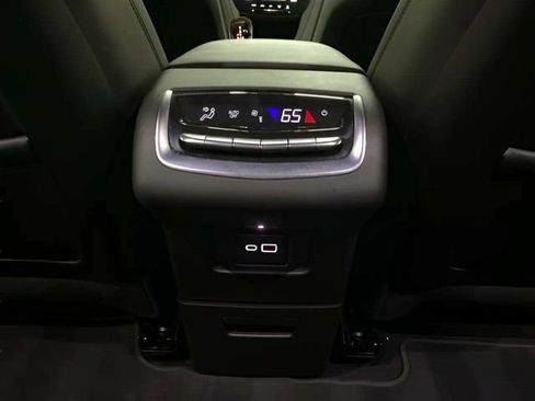 Used 2024 Cadillac XT6 Luxury AWD/4WD image 75