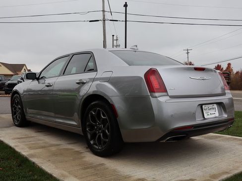 Used 2018 Chrysler 300 S w/ 300S Premium Group image 30