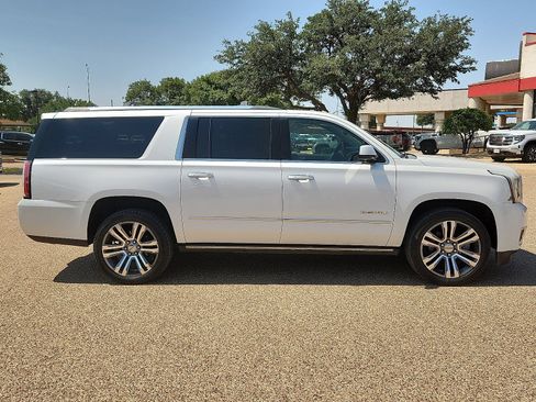 Used 2019 GMC Yukon XL Denali w/ Denali Ultimate Package AWD/4WD image 5